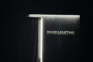 Dioramaton