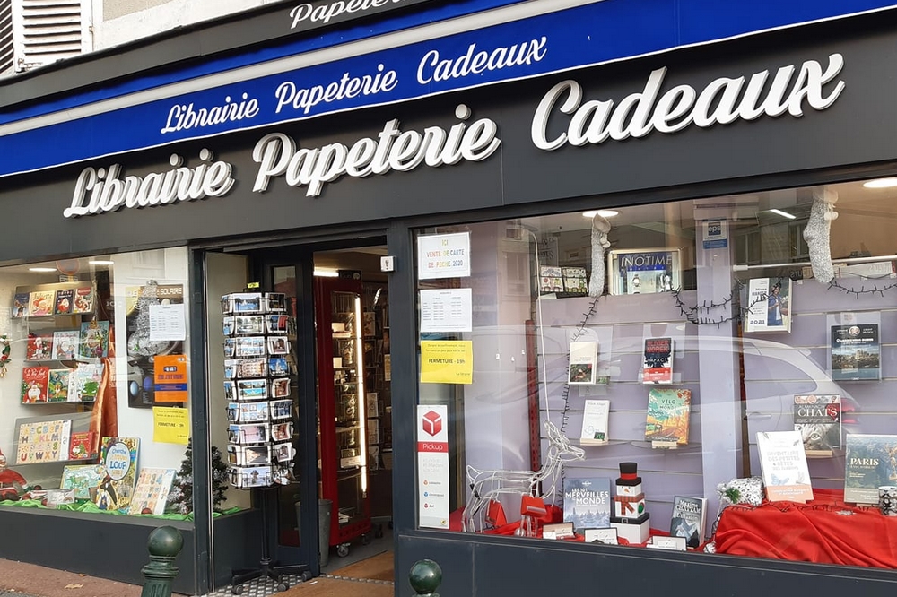 Pour maintenir la dernière librairie de CorbeilEssonnes CorbeilEssonnes